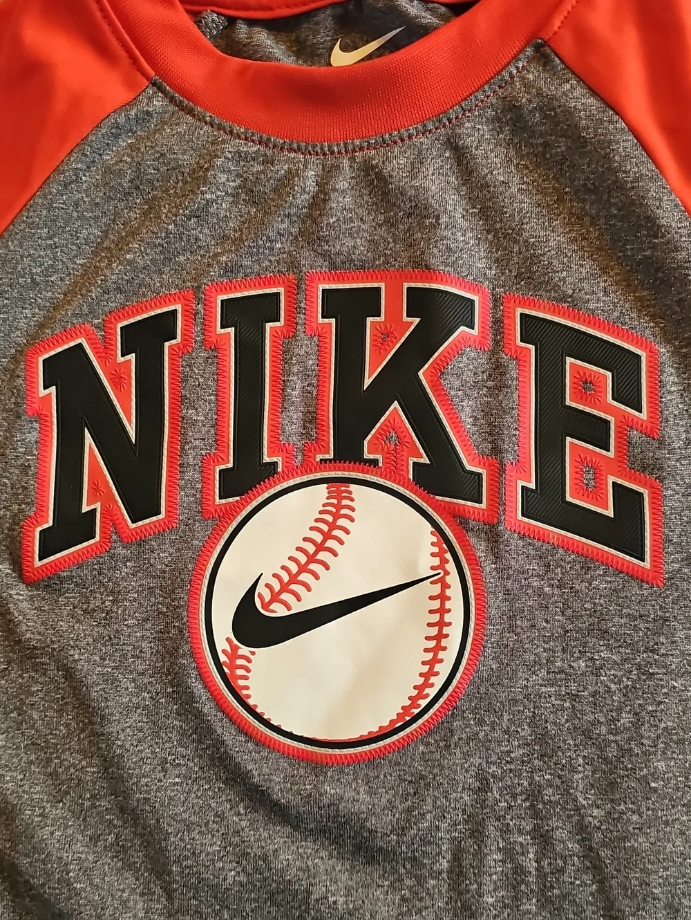 NIKE BOYS 3 LOT 2 SHIRTS 1 JOGGERS SIZE 4,4T AND JOGGERS ARE 5 EUC - Picture 7 of 13